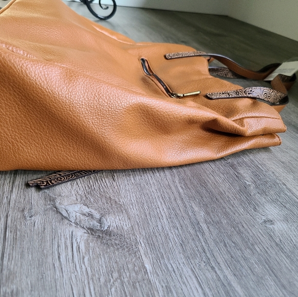 NWT Darcy Marks London Vegan Leather Cognac Shoulder Purse - Picture 10 of 16